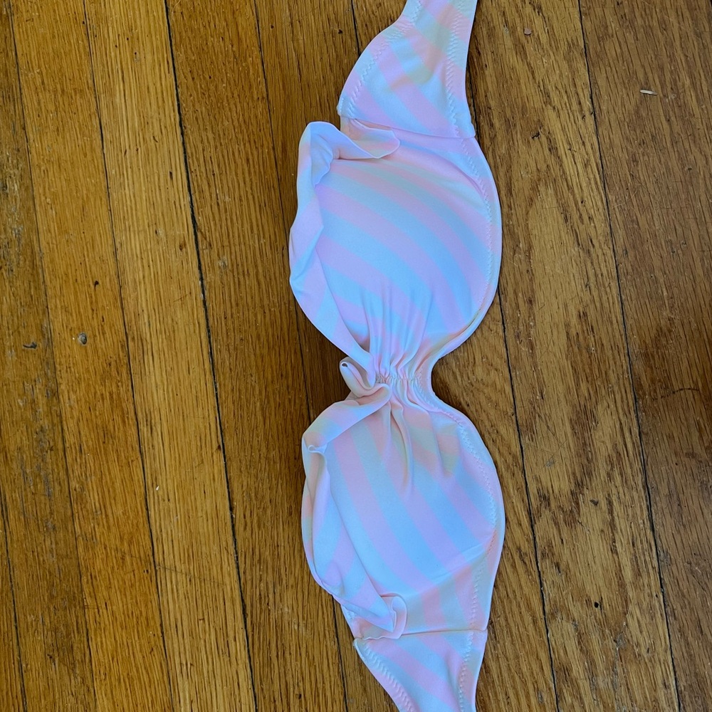 Vintage Y2K Victoria’s Secret bikini top